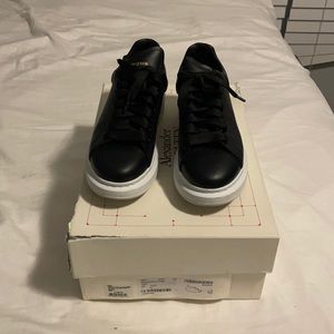 Alexander McQueen sneaker